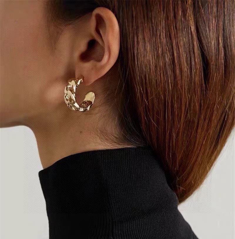 GIVENCHY